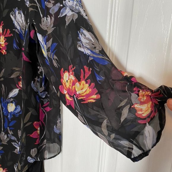Apt 9 - Black floral blouse w/ asymmetrical hem - Picture 6 of 6